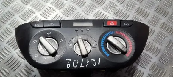 Toyota RAV 4 (XA20) Climate control unit 5590042100 55900-42100