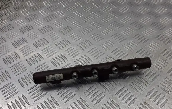 Renault Megane II Fuel main line pipe 8200815617