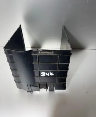 Volkswagen PASSAT B6 Battery box tray 1K0915335B