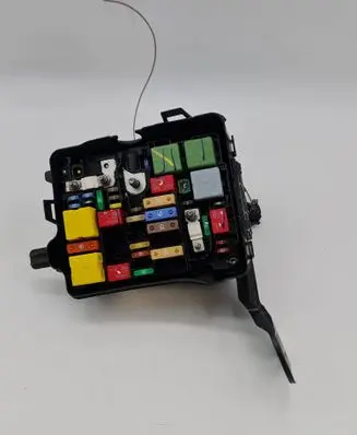 Peugeot 208 I Fuse module 453363103 7G19A2Y5 WV118566V