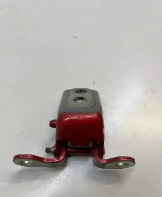 Renault Kadjar Front door upper hinge