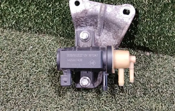 Opel Vivaro Turbo solenoid valve 149566740R 149572548R