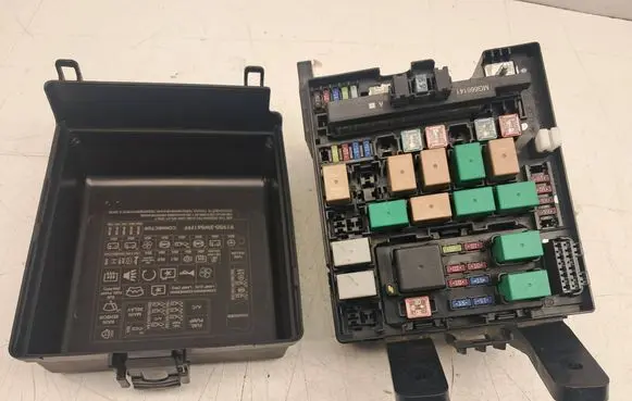 KIA Sportage Fuse module MG666141