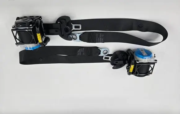 Toyota Yaris XP210 Set of seat belts 73220-k0011 73220k0011 73210-k0011
