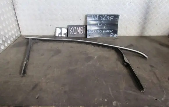 Volkswagen Jetta V Rubber seal front coupe door 1K5837431