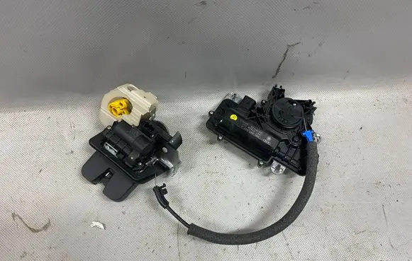 Audi Q7 4M Tailgate/trunk/boot lock/catch/latch 4M0827506D 4M0827887B