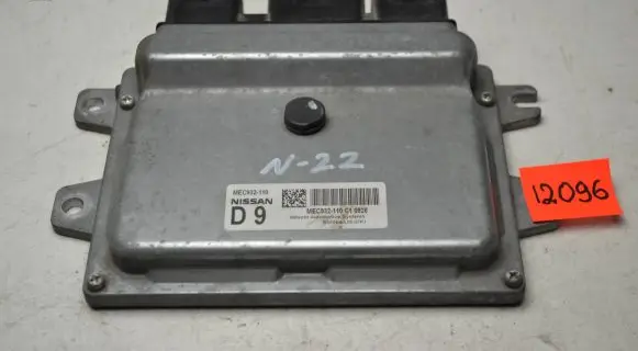 Nissan Qashqai+2 Engine control unit/module MEC932110