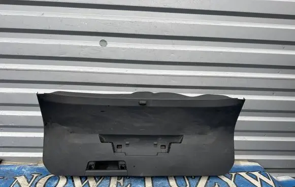 Rear bumper mounting bracket