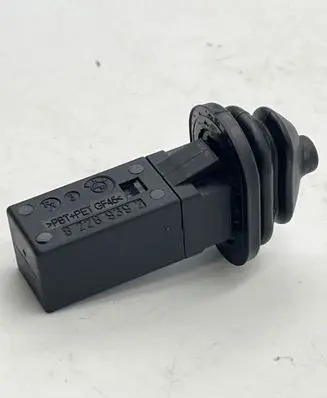 BMW 3 E46 Fuel tank opening switch 8228939 51178228939