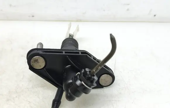 Suzuki Vitara (LY) Clutch master cylinder KG15500TP01