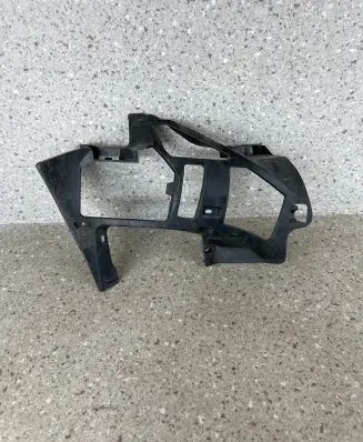 Peugeot 3008 II Front bumper mounting bracket 9815337580 06760091