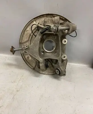 BMW 5 G30 G31 G38 Rear wheel hub 6866333