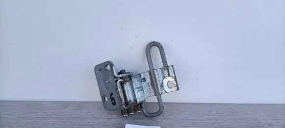 Volkswagen Polo Front door lower hinge 6Q0831412A