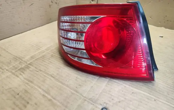 Hyundai Elantra Rear/tail lights 924012D7