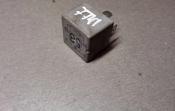 Volkswagen PASSAT B5 Other relay 141951253B 20240072