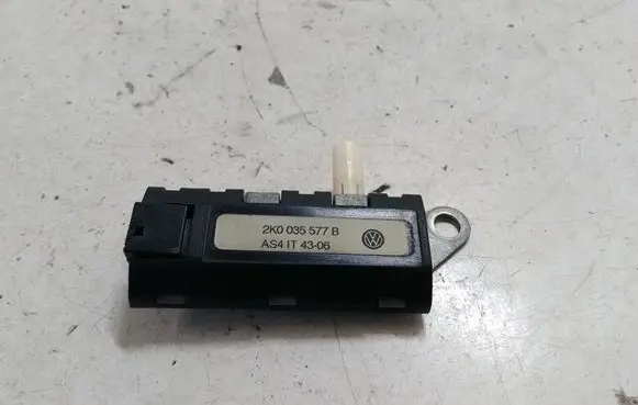 Volkswagen Caddy Aerial antenna amplifier 2K0035577B