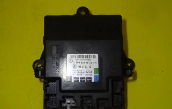 Mercedes-Benz A W169 Door control unit/module A1698206826 05072312