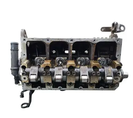Volkswagen Touran I Engine head 038103373R