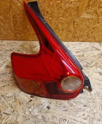 Nissan Juke I F15 Rear/tail lights