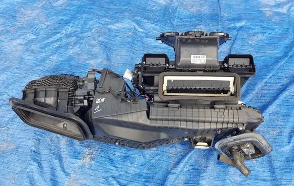 Mercedes-Benz C W205 Interior heater climate box assembly 2058309504BBG A2058309504 A2059006923