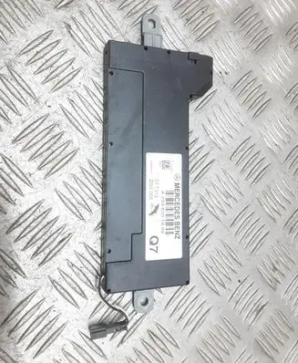 Mercedes-Benz C W203 Antenna control unit A2038207989
