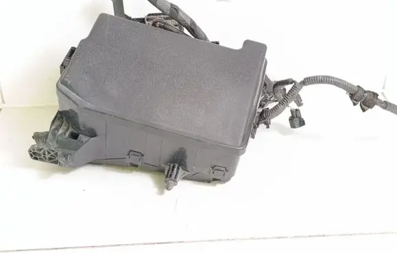 Toyota Prius+ (ZVW40) Fuse box set 8266247210 8264147160