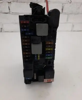 Mercedes-Benz CLS C219 Fuse module 2115457001