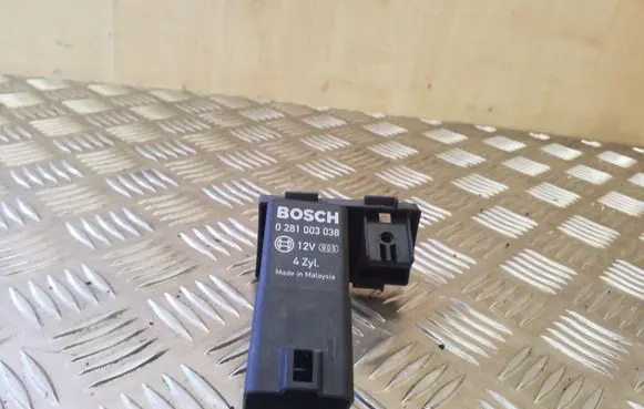 Glow plug pre-heat relay