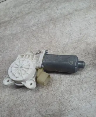 Mercedes-Benz Vaneo W414 Front door window regulator motor A2308200942 106256102