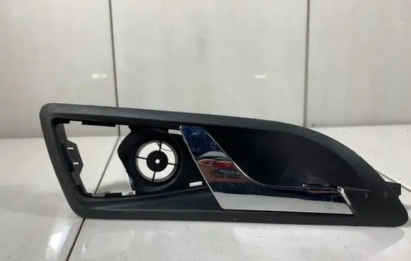 Skoda Octavia Mk2 (1Z) Front door interior handle 1Z0839248