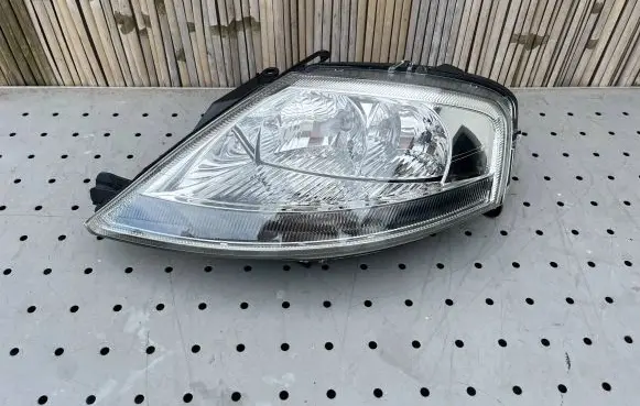Citroen C3 Headlight/headlamp 9682673080 18BBT1