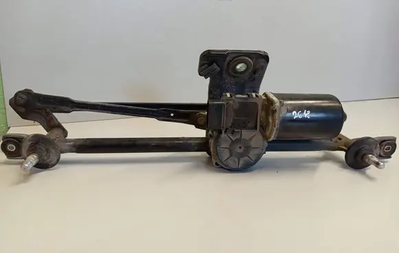KIA Sportage Front wiper linkage and motor