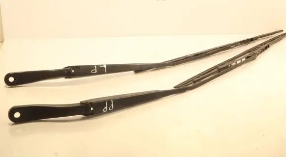 Renault Master III Front wiper blade arm