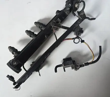 Volkswagen Golf IV Fuel main line pipe 06A133317A 1570582