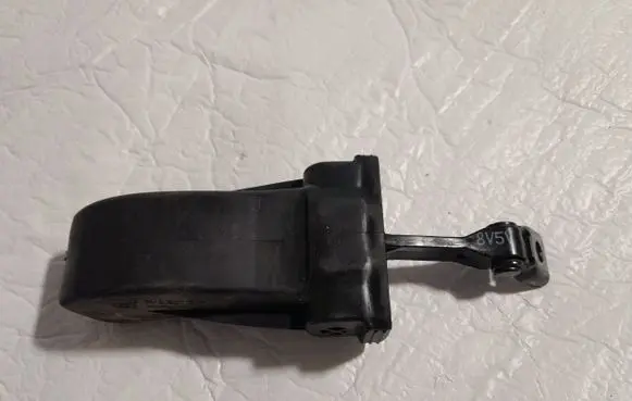 Audi A3 S3 8V Front door check strap stopper 8V5837267
