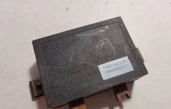 Volkswagen Golf III Immobilizer control unit/module 1H0953257BB V34999284 008VWZ3Z0