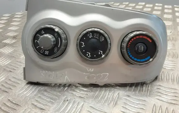Toyota Yaris Climate control unit 554060D190