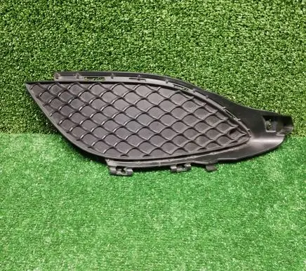 Mercedes-Benz A W176 Front bumper lower grill A1768850322