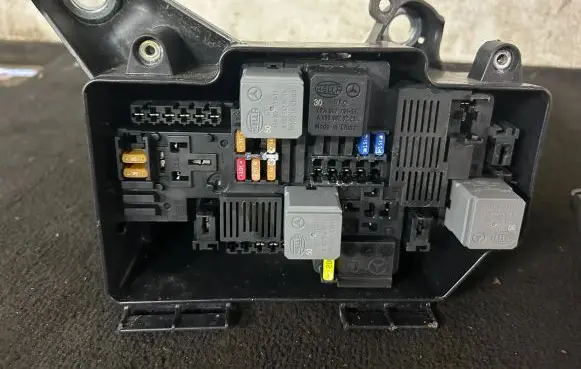Mercedes-Benz C AMG W205 Fuse box set A2055402328
