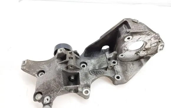 Volkswagen Golf VI Engine mounting bracket 03L903143Q