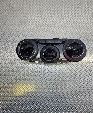 Peugeot 208 Climate control unit 96722483 E1063173 T1013332G