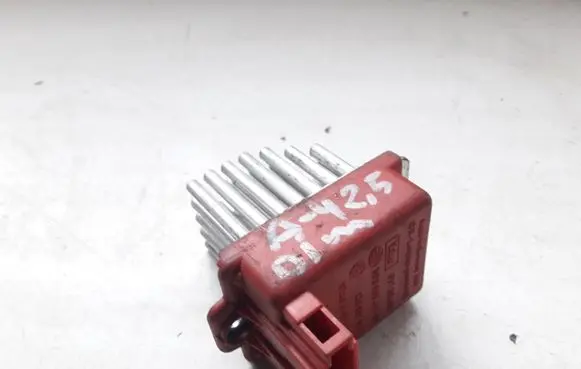 Audi A4 S4 B5 8D Heater blower fan relay 