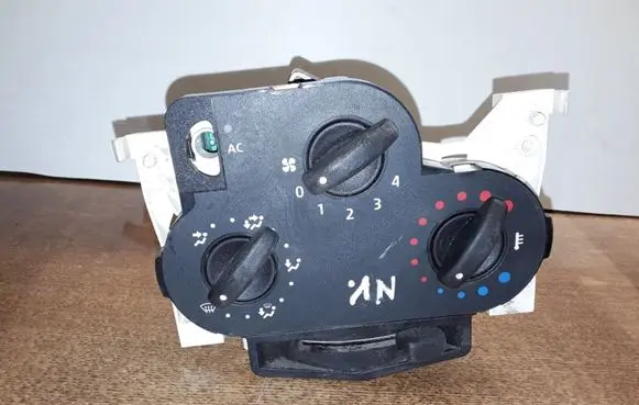 Nissan NV200 Climate control unit N100920K 69577002