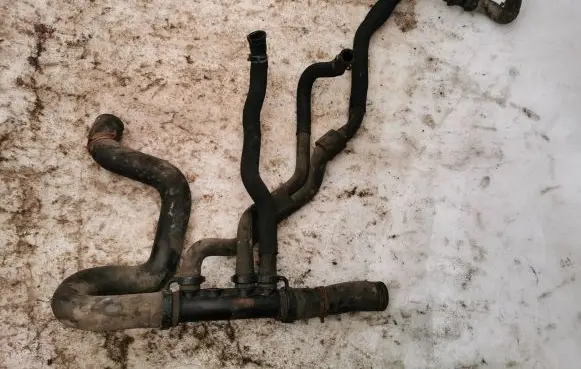 Renault Laguna III Engine coolant pipe/hose 1800413515