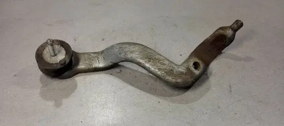 BMW 7 E38 Engine mounting bracket