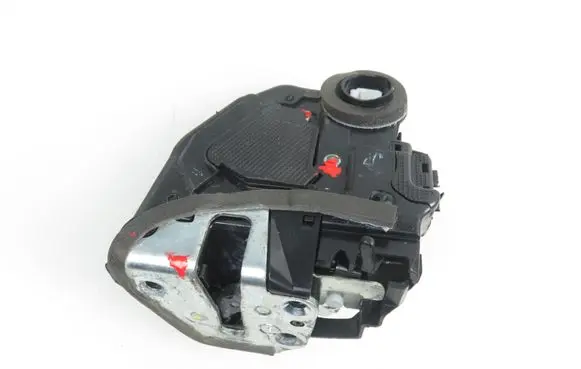 Toyota Auris E180 Rear door lock 