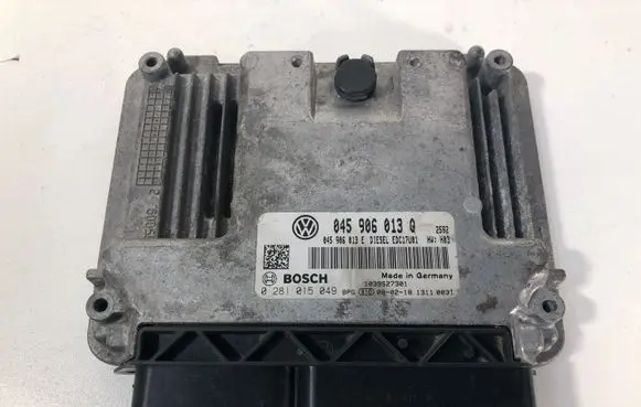 Skoda Fabia Mk2 (5J) Engine control unit/module 045906013Q 0281015049