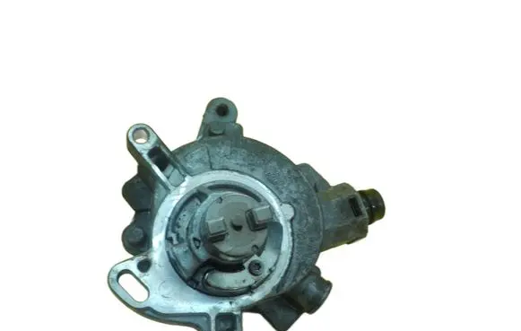 Ford Focus Vacuum pump CM5G2A451GA