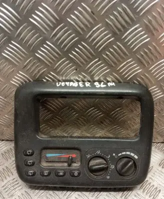 Chrysler Voyager Climate control unit P4677215
