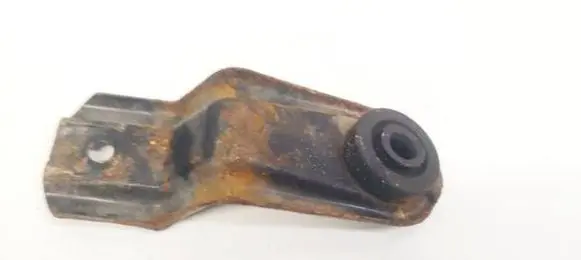 Radiator mount bracket